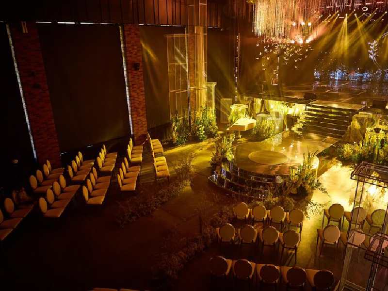 How To Save Money When Booking A Corporate Event Venue?